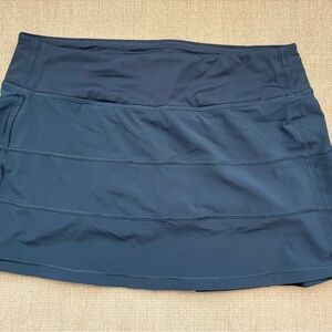 Lululemon mid-rise Pace Rival skirt